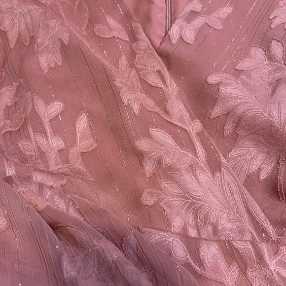 Lulus Mauve Long  Sleeved Floral Flirty Sparkly Lined Mini Dress Size M - Picture 13 of 16